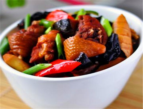 膳當(dāng)家黃燜雞米飯加盟