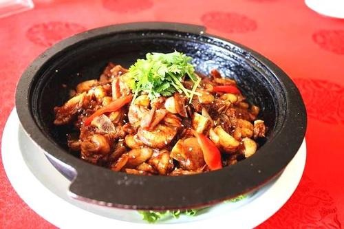 食客領(lǐng)先黃燜雞加盟