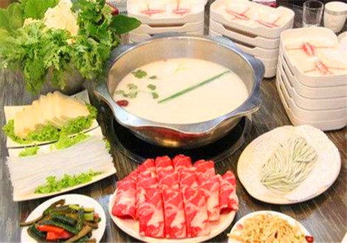 斑魚(yú)莊火鍋加盟
