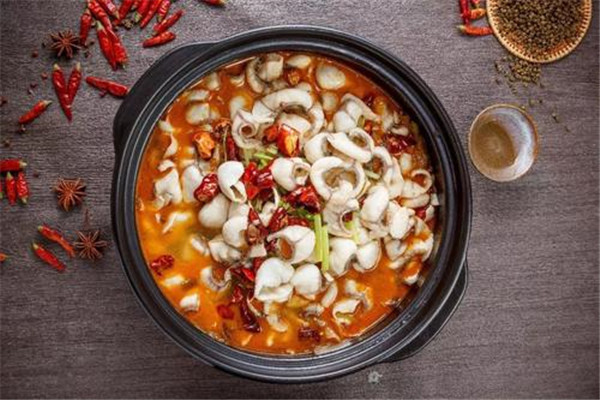 布姐是酸菜魚
