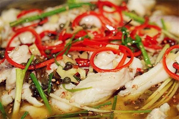 輝輝梭邊魚(yú)火鍋加盟