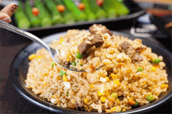 柒小猴港式鐵板炒飯加盟