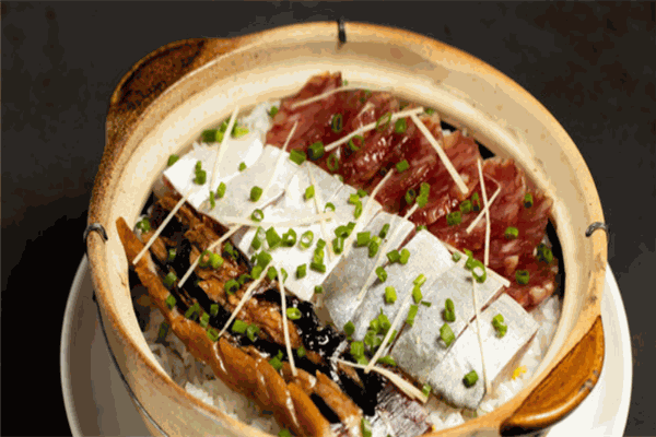 子麟煲仔飯