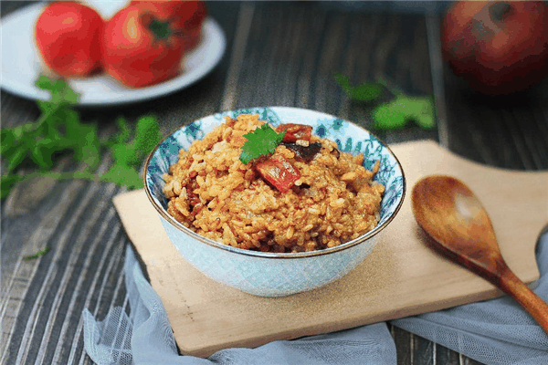 左肥腸煲仔飯