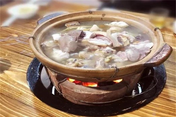脆皮清遠(yuǎn)雞煲加盟