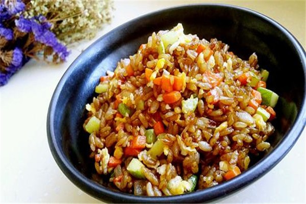 光頭強(qiáng)秘制海鮮炒飯
