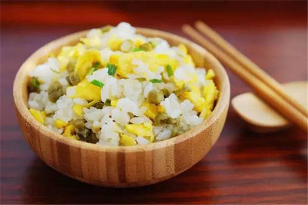 犟串串串炒飯