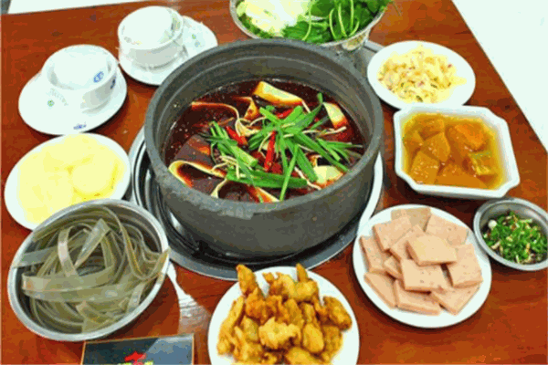 四方圓習(xí)水豆腐皮火鍋加盟