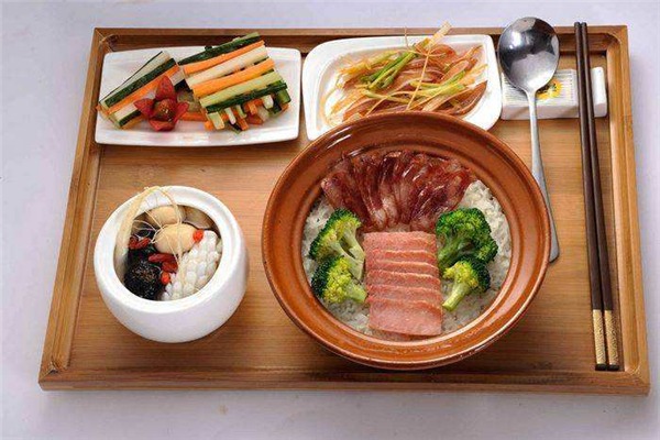 惠粵軒煲仔飯加盟