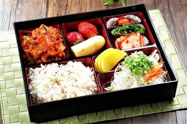 味雅園臺(tái)式快餐加盟