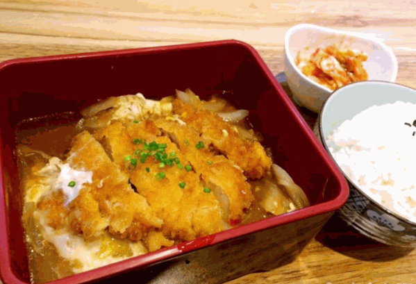 名古屋炸雞蓋飯便當(dāng)加盟