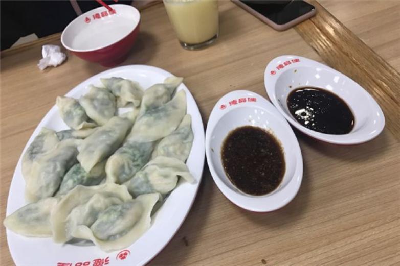 德品佳水餃