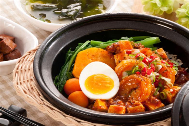 麥飯?zhí)渺易酗?/></p><p>因其味美正宗，時(shí)尚精致受到各國(guó)消費(fèi)者青睞，麥飯?zhí)渺易酗埖某霈F(xiàn)無(wú)疑填補(bǔ)了中國(guó)缺少特色小吃的空缺</p><p>麥飯?zhí)渺易酗?，美味千里?/p><p>來(lái)麥飯?zhí)渺易酗埾硎苊牢栋?/p><p>麥飯?zhí)渺易酗埣用说昝娴纳饧t火</p><p>別看店不大，別看裝修不豪華</p><p>但是，您只需要看看生意，門前絡(luò)繹不絕的顧客，您就會(huì)嘆為觀止的</p><p>高性價(jià)比的投入，輕松運(yùn)營(yíng)無(wú)壓力，麥飯?zhí)渺易酗堃言诙鄠€(gè)地區(qū)取得盛大成功，全國(guó)先進(jìn)品牌協(xié)助您快速致富</p><p>麥飯?zhí)渺易酗埣用藦拿牢冻霭l(fā)，從健康著手，讓您吃出更多好味道，吃出更多健康!人的味蕾是敏感精明的，麥飯?zhí)渺易酗埵且粋€(gè)讓人吃了便流連忘返的產(chǎn)品</p><p>麥飯?zhí)渺易酗堄眯迈r健康的原料，嚴(yán)謹(jǐn)把握每一道操作流程和細(xì)節(jié)，準(zhǔn)確掌控制作溫度，靠指出一個(gè)個(gè)鮮活地道，廣受歡迎的健康食品，憑著味覺(jué)吸引消費(fèi)者的購(gòu)買欲，創(chuàng)造持續(xù)價(jià)值</p><p>麥飯?zhí)渺易酗埣用艘呀?jīng)成為了很多加盟者的一個(gè)優(yōu)選創(chuàng)業(yè)好項(xiàng)目，在這個(gè)追求美食的年代里，人們也更加注重營(yíng)養(yǎng)和健康，于是，不少人都選擇麥飯?zhí)渺易酗埣用艘呀?jīng)成為了很多加盟者的一個(gè)優(yōu)選創(chuàng)業(yè)好項(xiàng)目，在這個(gè)追求美食的年代里，人們也更加注重營(yíng)養(yǎng)和健康，于是，不少人都選擇麥飯?zhí)渺易酗埣用?/p><p></p>
                </div>
                <div   id=