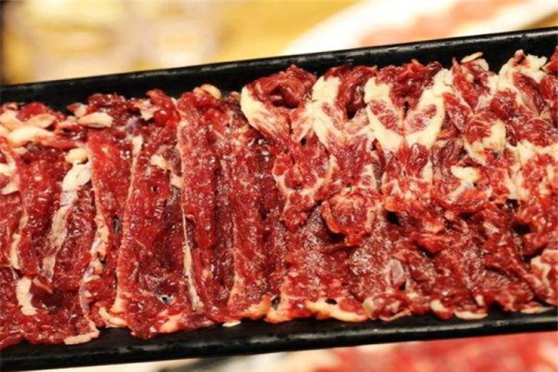 今日炊?；疱?/></p><p>技術(shù)介紹今日炊牛火鍋擁有更專業(yè)的烹飪技術(shù)</p><p>我們改進(jìn)了一些傳統(tǒng)的技術(shù)，使我們有了非常獨(dú)特的技術(shù)和我們自己的火鍋烹調(diào)和火鍋基地的生產(chǎn)技術(shù)</p><p>因此，更適合全國各地的消費(fèi)者進(jìn)行消費(fèi)</p><p>正因?yàn)槿绱耍覀兊募夹g(shù)才能更加突出</p><p>因此，經(jīng)過不斷的發(fā)展，我們現(xiàn)在可以在市場上看到更多的收銀，也可以在市場上獲得更好的基本運(yùn)作，從而獲得更多的市場資源</p><p>特色介紹對于每個加盟店的裝修，我們會根據(jù)蒙古族傳統(tǒng)文化來裝飾每個加盟店，這也是文化特色之一</p><p>這也能讓我們的每一位消費(fèi)者積極感受到蒙古族傳統(tǒng)文化的熱情和熱情</p><p>所以特色方面也能讓消費(fèi)者感受到我們的溫暖，同時也為每個加盟商提供了更持久的收銀</p><p></p>
                </div>
                <div   id=