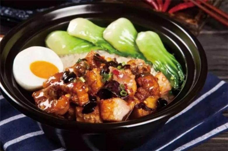 一人一煲煲仔飯