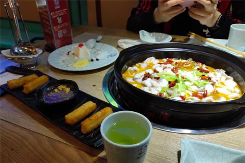 相約洲灣酸菜魚(yú)
