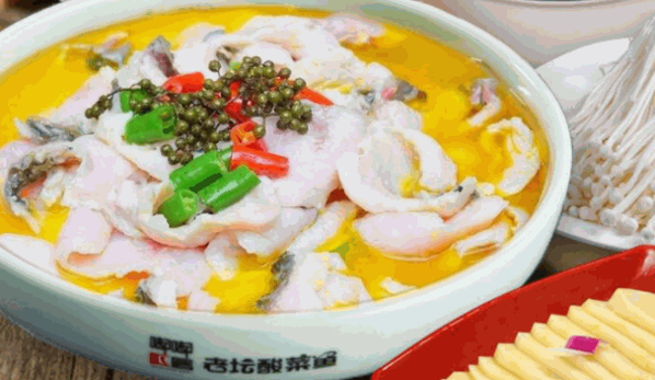 嘟嘟紅唇酸菜魚