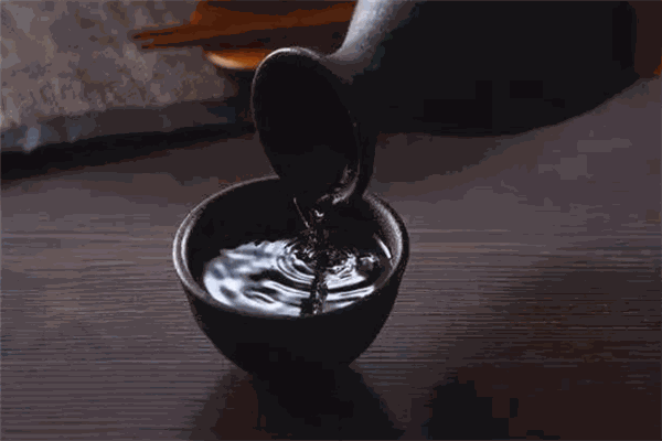必發(fā)達白酒加盟