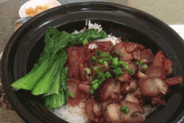 禾元煲仔飯加盟