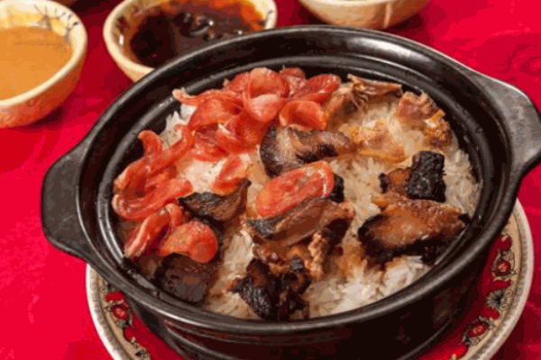 飯里香煲仔飯加盟