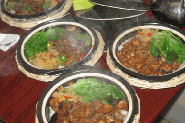 哎呦喂煲仔飯加盟
