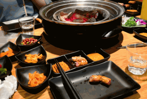 拾拾石板黑豬烤肉