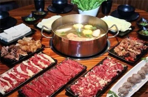 山泉牛肉火鍋