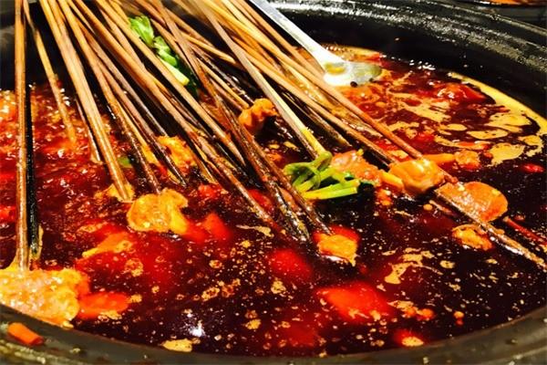 上上簽砂鍋串串香加盟