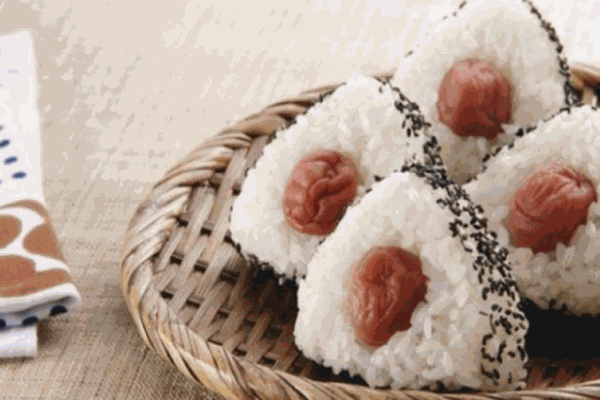 三合飯團(tuán)