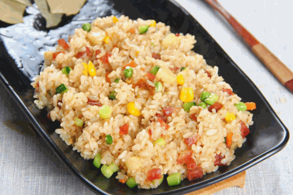 三香碎金揚(yáng)州炒飯加盟