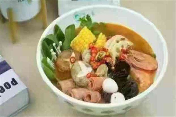 菜小青新派麻辣燙加盟