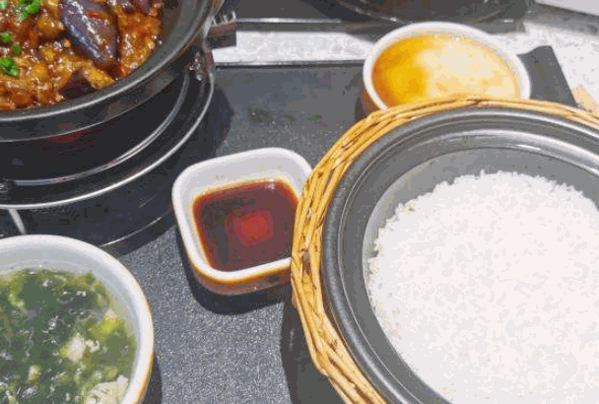谷田稻香瓦鍋飯