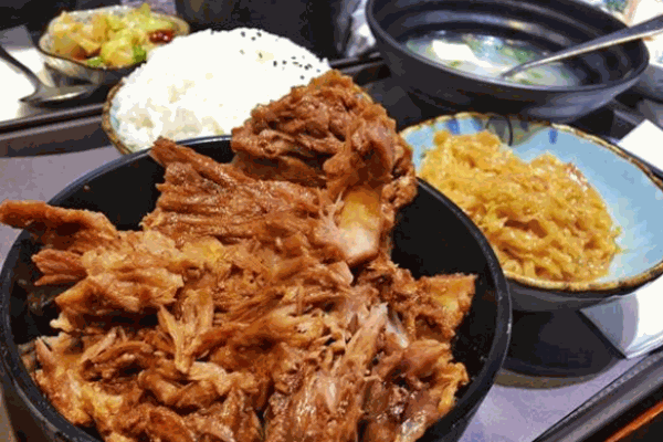 犟骨氣排骨飯