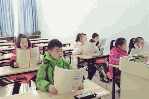 輕松國文加盟