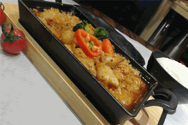 魯創(chuàng)烤魚拌飯加盟