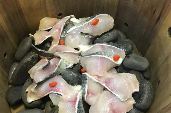 鱻魚石魚火鍋