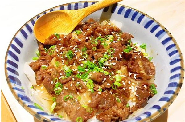 極味肥牛飯
