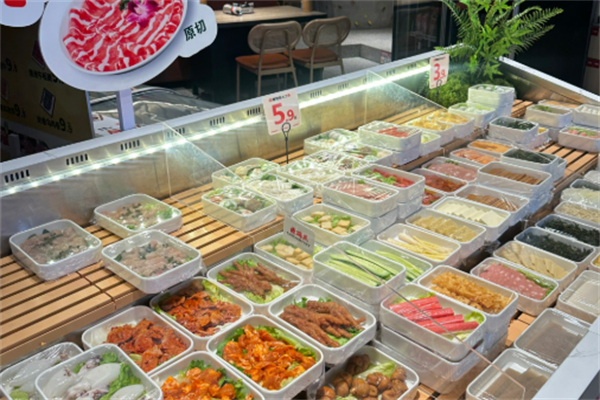 小鍋配齊火鍋燒烤食材超市加盟