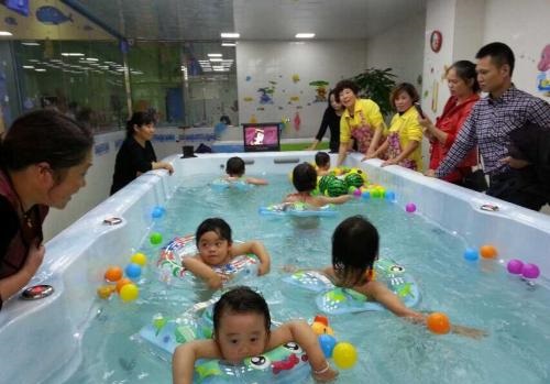 泉貝兒親子游泳中心