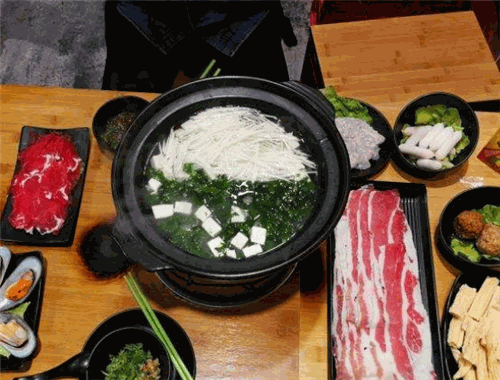 財鍋港式打邊爐