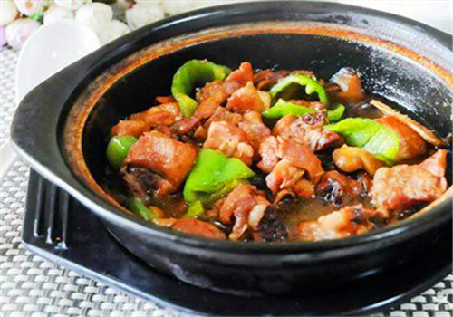 鑫燚黃燜雞米飯