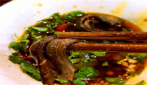 儲(chǔ)奇門(mén)鱔魚(yú)火鍋
