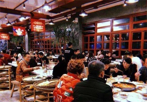 爸爸炒料牛排火鍋加盟