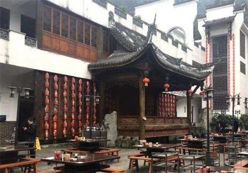 陸派巴倒?fàn)C火鍋