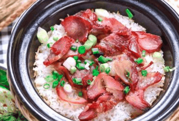 粵月一品煲仔飯