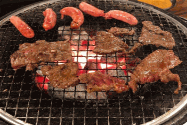 燚青春東北泥爐烤肉