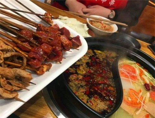 小郡肝鮮牛肉串串香加盟