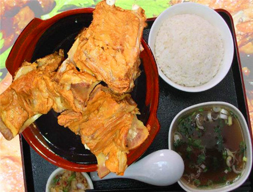 上品排骨米飯加盟