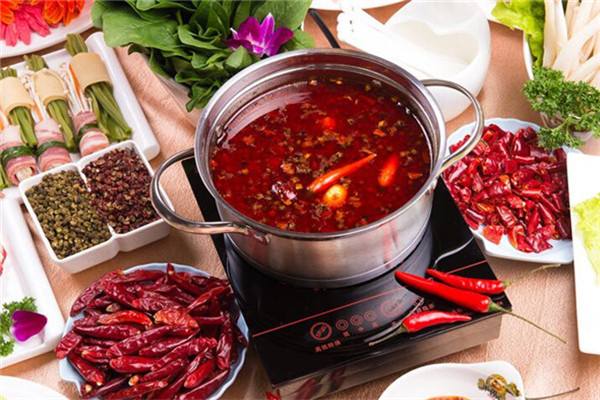 好煮藝轉(zhuǎn)轉(zhuǎn)香小火鍋加盟