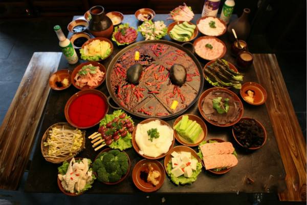 奔跑吧旋轉(zhuǎn)小火鍋加盟
